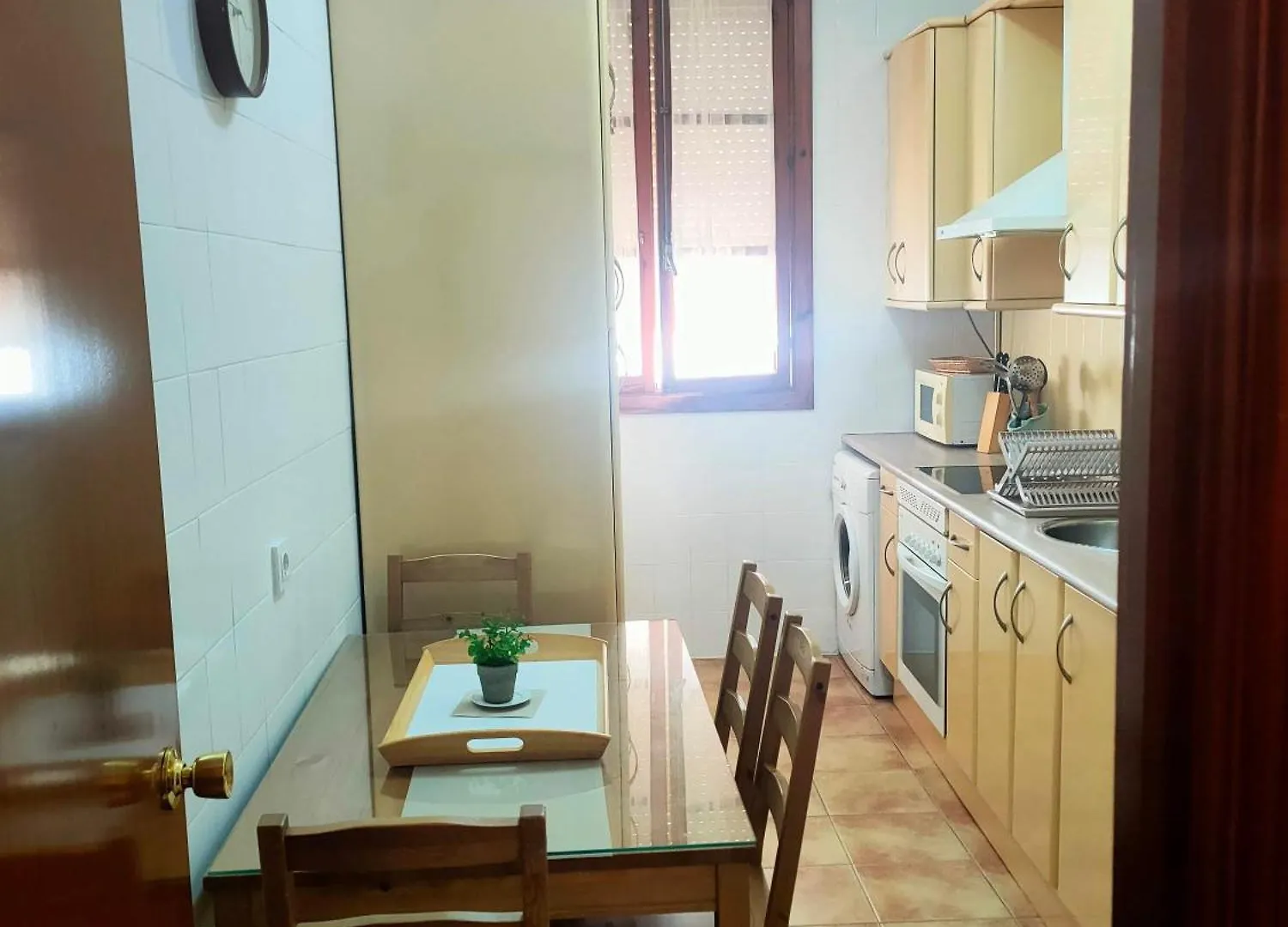 Apartamento En Pleno Centro De Cadiz Con Parking Economico 0*,  Spanien
